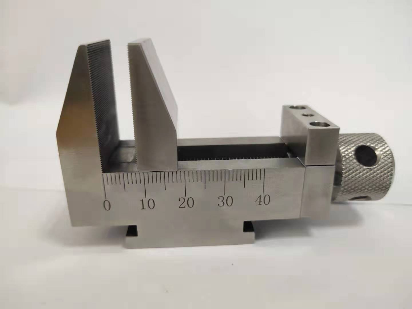 TCM4000SAutomatic water-cooled metallographic cross-section analyzer